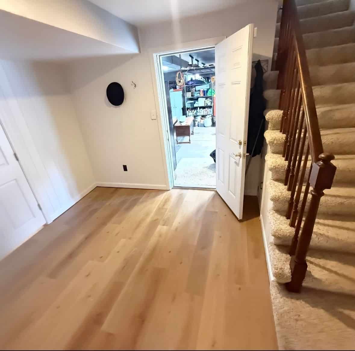Case Floors Honey Select luxury vinyl plank flooring in a Florida kitchen